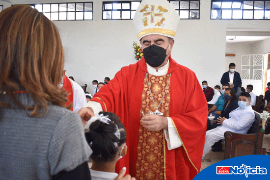 Reciben niños de Parroquia Santa María de Guadalupe Sacramento de la Confirmación